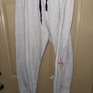 Women’s Gray Sweatpants with Colorful ‘Pink’